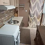 приятелската къща 3*