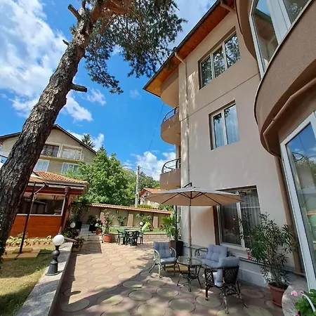 приятелската къща * Velingrad