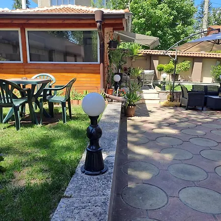 приятелската къща Guest house *