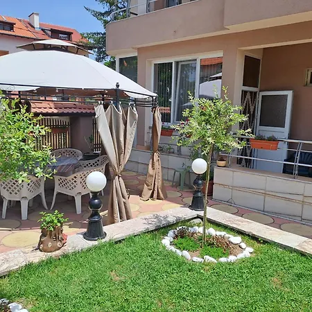 приятелската къща Guest house 3*