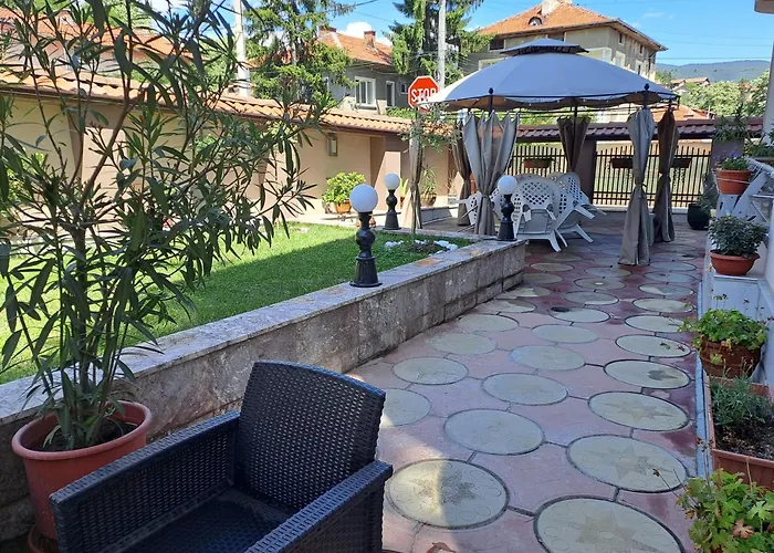 Guest house приятелската къща 3*