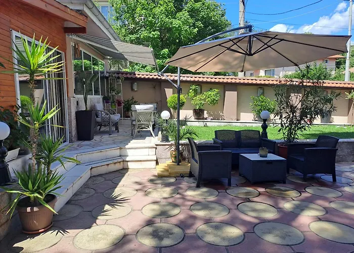 Guest house приятелската къща 3*