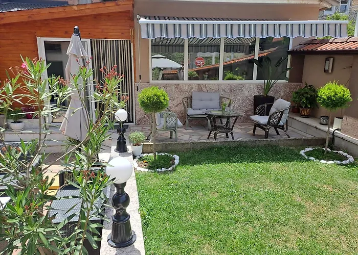 Guest house приятелската къща 3*