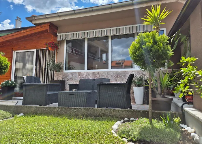 Guest house приятелската къща 3*